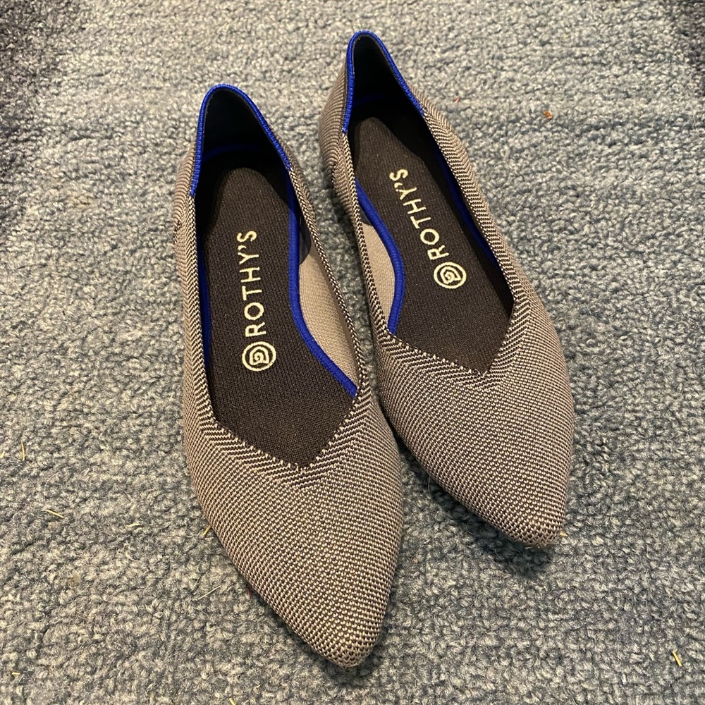 Great condition Rothy pointed toe